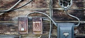 power surge cause-old electrical wiring